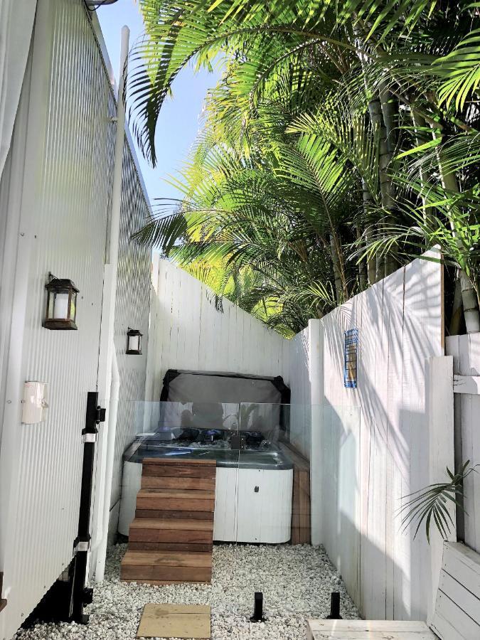 Private Outdoor Spa, Fire Pit, Cinema Room - The Cottage Coolum Beach Eksteriør billede