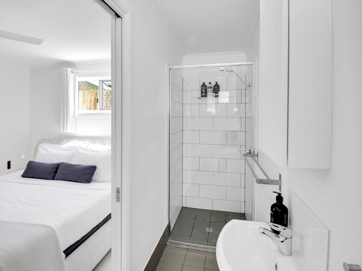 Private Outdoor Spa, Fire Pit, Cinema Room - The Cottage Coolum Beach Eksteriør billede