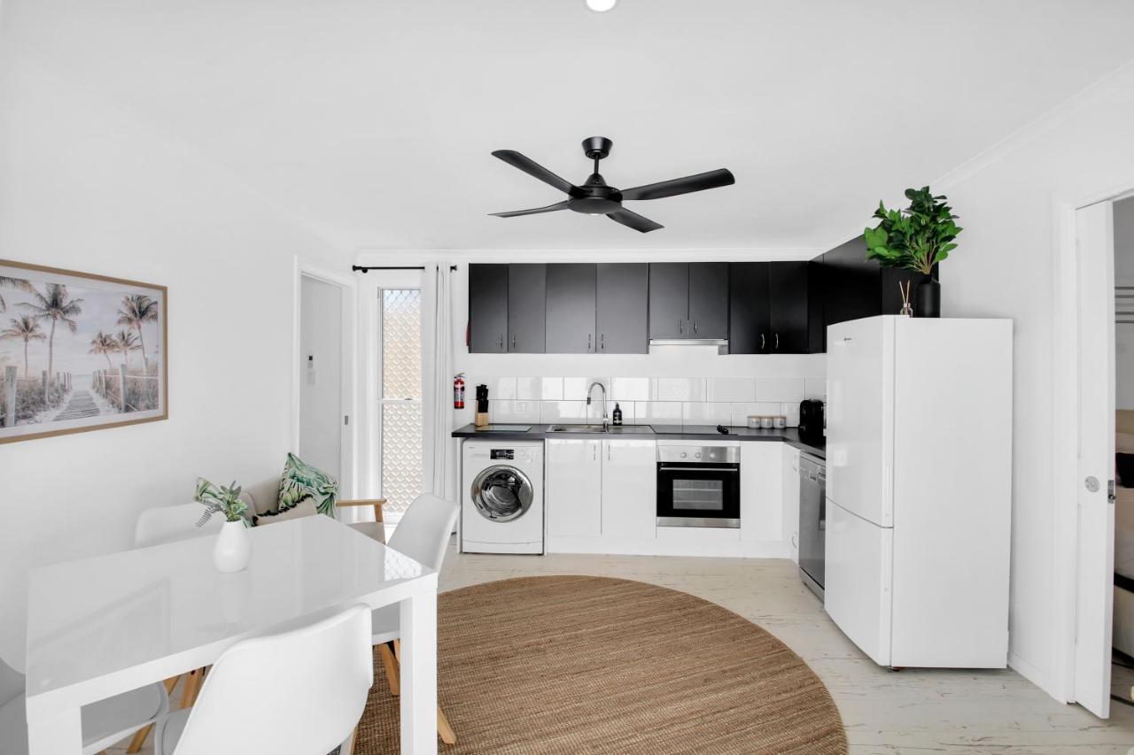 Private Outdoor Spa, Fire Pit, Cinema Room - The Cottage Coolum Beach Eksteriør billede