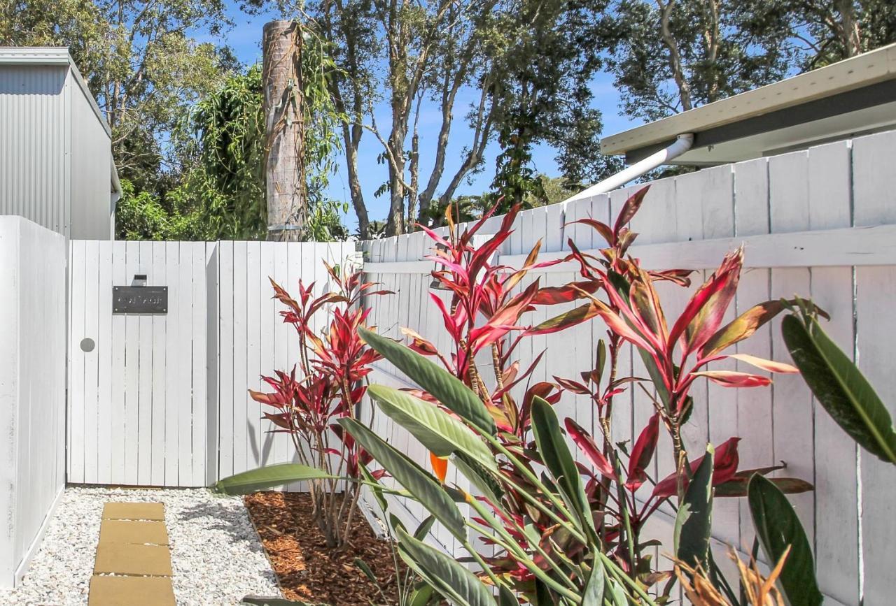 Private Outdoor Spa, Fire Pit, Cinema Room - The Cottage Coolum Beach Eksteriør billede